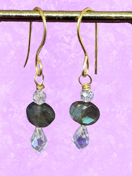 LABRADORITE x GLASS BEAD EARRING